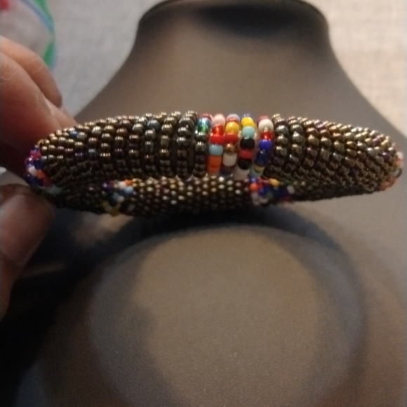 Hand Beaded Masai Bracelet multi-colors - Picture 3 of 5
